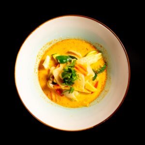 M08. Red Curry Hühnerfleisch